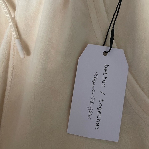 NWT Better Together Velour Loungewear Set in Butter Yellow. Size Large - Picture 10 of 11
